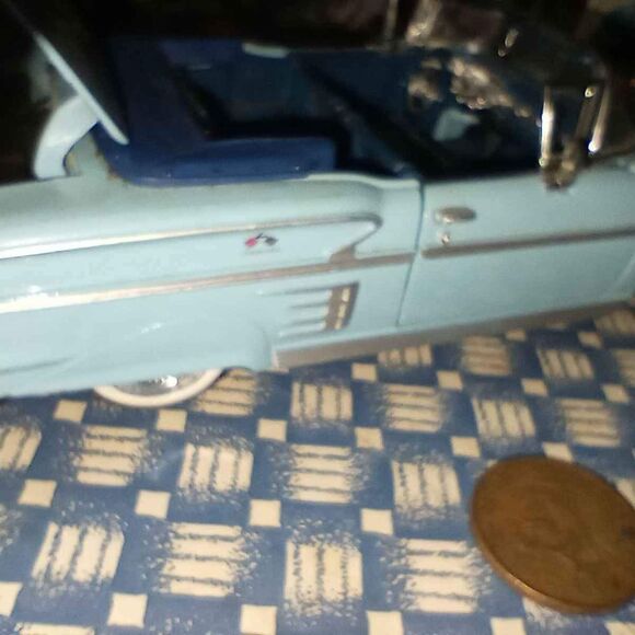 1/24 scale 1958 Chevy Impala - Picture 8 of 10